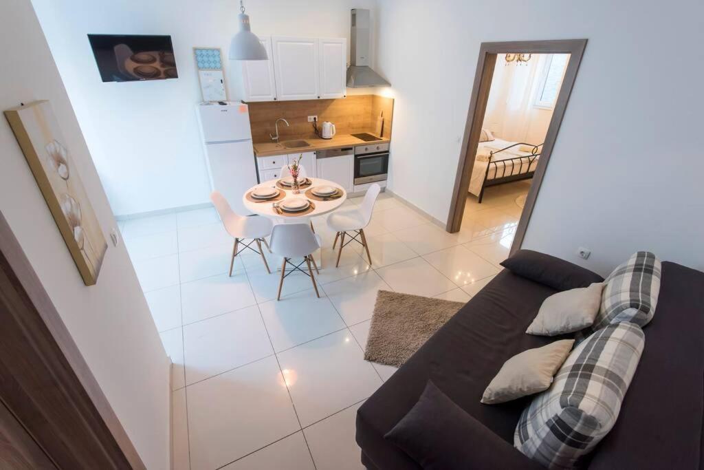 Apartman M&S 1 Kali, Otok Ugljan Apartamento Exterior foto