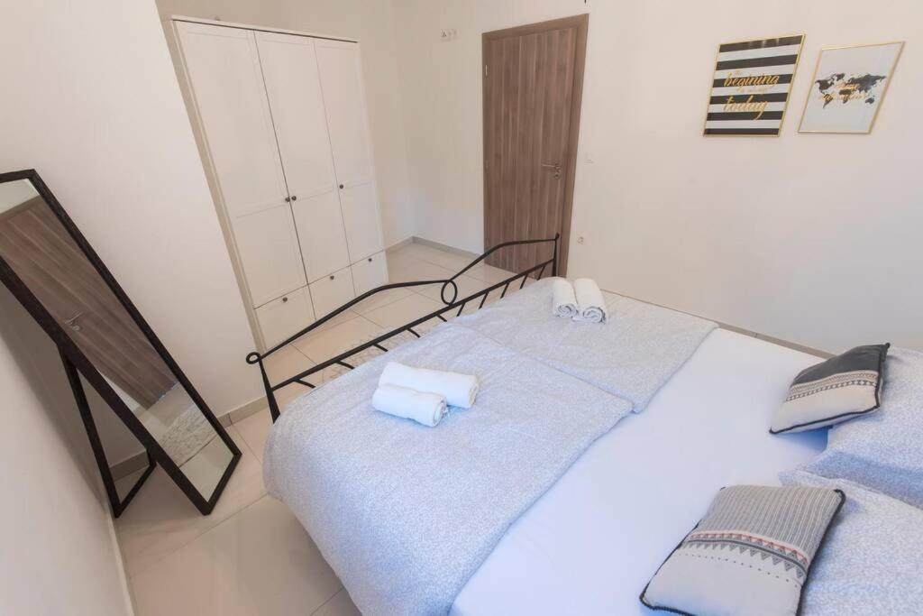 Apartman M&S 1 Kali, Otok Ugljan Apartamento Exterior foto
